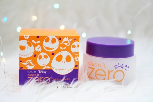 Removing heavy makeup gets easier thanks to Clean It Zero from @banilaco_official . How so? Check out my full review on #NatashaJSdotcom !
.
.
#NatashaJSreview
.
.
#BANILACOxDisney #zeroHalloween #DisneyCollaboration #Disney #BANILACO #바닐라코x디즈니 #제로할로윈컬렉션 #디즈니콜라보 #크리스마스의악몽 #소장템 .
.
.
.
.
.
.
.
.
.
#review #clozetteid #kbbvmember #beautyblogger #indobeautyblogger #bloggerindonesia #cleanser #korean #뷰티블로거 #클렌저 #리뷰 #블로거 #셀스타그램 #미쓰핑크4기