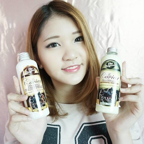 The daily hair treatment that I've been using recently, Shampoo and Conditioner from @thecaviarofficial 💁So here's a short review after using these for one and a half week. First of all, I really like the scent. They smell like the shampoo and conditioner used in salons which I really love ♡ They also keep my hair soft and smooth without making my hair get greasy and oily easily (if you know what I mean).The only thing that I don't really like from these two are their packagings. I would love it better if The Caviar made these two in a pump bottle, though...#NatashaJS #NatashaJSreview #endorseNatashaJS #VioletBrush #clozetteid