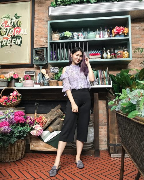 @thegarden_id is surely instagrammable!
P.S. I'm not ready to come back to reality 🙃
.
.
#NatashaJSOOTD .
.
.
.
.
.
.
.
.
.
.
#purpleootd #ootdgals #ootdindo #naturalbeauty #cleanbeauty #clozetteid #wiwt #ggrep #styled #styleinspo #fashiongram #cafe #cafestagram #셀스타그램 #패션 #스타일 #코디룩 #뷰티 #인생샷 #좋아요