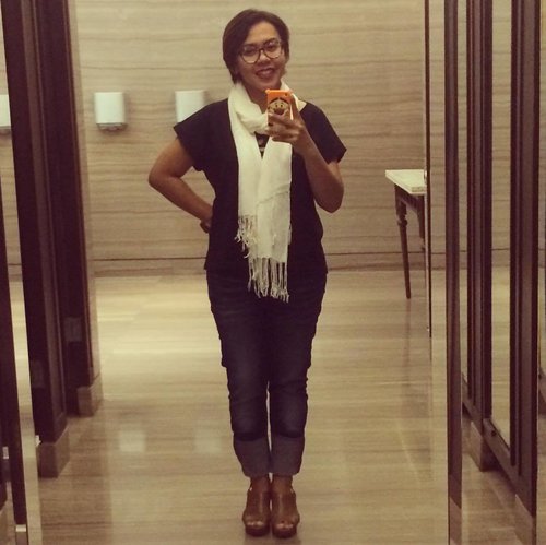 Going on a lunch date with husband with the simplest #ootd, loose shirt, blue jeans and a dash of scarf. 
I guess thats what a couple eventually be, ya. The most comfortable person you're with. No need to add more features, just exactly who you are and you're perfect to him/her. 
#cotd #cotw #clozetteid #officelook #howdoilook #lunchdate