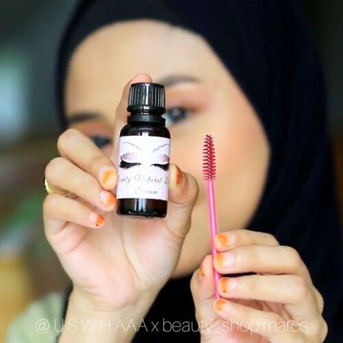 Karena serum beauty natural Lashes from @beauty_shop.maros mantul banget memanjangkan dan menebalkan , apalagi kalo cara pakainya teratur 👇..*Aplikasiin serum beauty natural Lashes rutin sebelum tidur menggunakan spuli *Apply serum muali dari akar bulu mata sampai ujung , untuk hasil maksimal aplikasiin di bulumata bawah dan juga bulu mata atas, ..Disini aku juga aplikasiin di alis aku biar lebih lebat lagi bulunya..Cuss dicobain serumnya, soalnya mantulll 💕💕.Recommended pokoknya !!..#serumpenumbuhbulumata #serumpenumbuhrambut #Uswahreview #beautybloggermakassar #beautyantusiast #beautybloggermakassar #makeup #instamakeup #toptags @top.tags #cosmetic #cosmetics #beautyantusiat #beautybloggermakassar #beautybloggerindonesia #makassar #contentcreator #Uswahmakeuptutorial #makeupaddict #makepgirlz #beautycontentcreator #Clozetteid