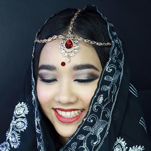 From my Bridal class at @scandinavianmakeupacademy, Indian bridal. 
MUA : @cathrine_zie 
Model : @notobsessedwithbeauty 
#indonesianlivinginbangkok #bridalmakeup #bridal #indianbridal #makeup #weddingmakeup #makeupartist #indonesianmakeupartist #muajakarta #muaindonesia #asia #bangkok #thailand #instamakeup #eyeshadow #indian #starclozetter #clozetteid