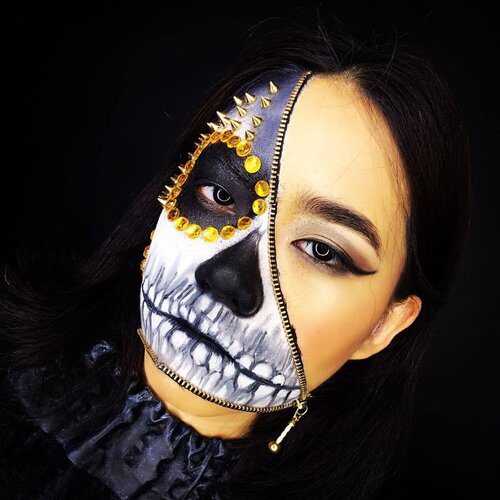 When I think about thing that I can't do.... *fantasy day 3*

Model : Hilda Chan

MUA : @cathrine_zie 
#blogger #makeup #makeupartist #skullmakeup #fantasymakeup #makeupjunkie #makeuplover #thepowerofmakeup #instamakeup #zipper #scandinavianmakeupacademy #indonesianlivinginbangkok #starclozetter#clozetteid #muaindonesia #jakarta #indonesia #asia