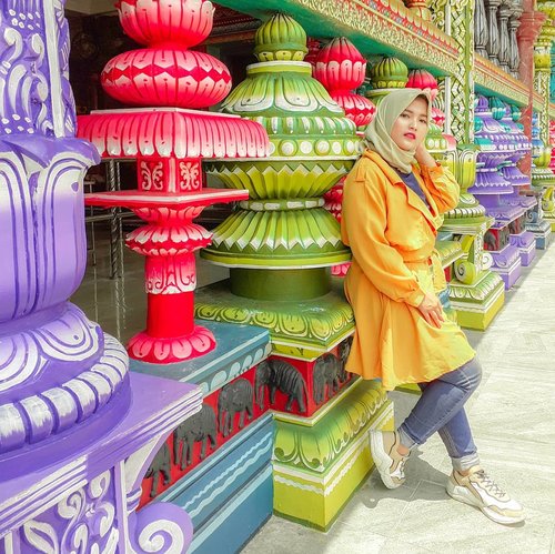 When traveling, you can wear all the colorful and casual clothing that you like, but you must always be elegant. So, which color are you???-#tantejulit #tantejulittravel #travelblogger #beautyblogger #lifestyleblogger #fashionblogger #blogger #hijab #hijabtravel #hijabers #travel #outfit #travelenthusiast #traveling #traveladdict #backpacker #wanderlust #explore #lovetravel #googlelocalguide #bikinjadinyata #batucaves #malaysia #influencer #modelhijab #clozetteid #instafashion #hijabfashion #style #beauty