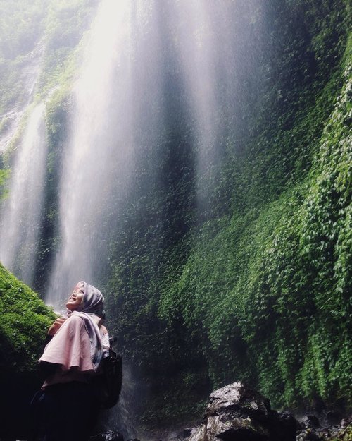 Dear god, thank your for everything happen in 2017. December is still counting, but i receive much than i expected. Alhamdulilah
.
.
Loc : madakaripura waterfall

#travel #travelblogger #traveller #backpacker #waterfall #paradise #instatravel #hijabtraveller #visiteastjava #wonderfulindonesia #trip #vacation #adventure #holiday #clozetteid #diaryhijaber