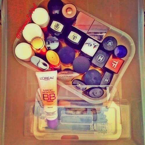  'Clear' mixing palette (travel size) dari @beautygoodsid telah tiba 💃💃 Thank you @beautygoodsid 😘😘 #bbcream #foundationaddict #makeupjungk... 