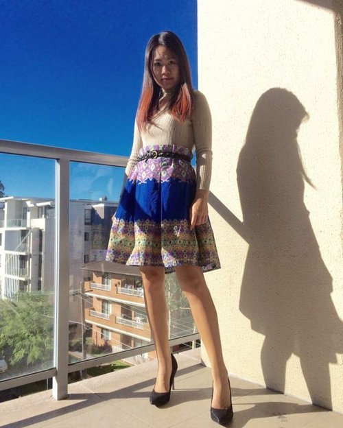 The sky is blue, so is my batik skirt. 
#batikindonesia #liketkit #ootd #clozetteID