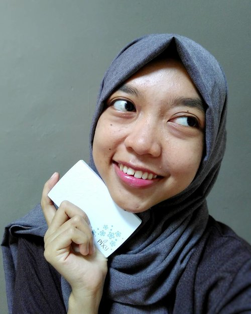 Makeup tahan lama sampai 10 jam tanpa retouch?! Pakai PIXY Two Way Cake Cover Smooth! Produk terbaru dari @pixycosmetics yang bikin wajah flawless seharian, ga perlu rempong retouch ini itu deh 😆😆😆 Baca full review nya di blog-ku yaaa :
http://bit.ly/PixyTWCCoverSmoothReview

#CoverSmoothBlogCompetition
#BeautyReview
#BeautyBlogger
#ClozetteID 
#IndonesianFemaleBloggers 
#IndonesianBeautyBlogger