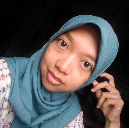 My bare face... Again 
#hijupxastalift 
#therealme 
@hijup 
@astalift_indonesia 
#clozetteid 
#clozettedaily 
#indonesianbeautybloggers 
#indonesianfemalebloggers 
#beautybloggerbandung 
#bloggerceria 
#indonesianhijabblogger 
Real pic
No filters ~