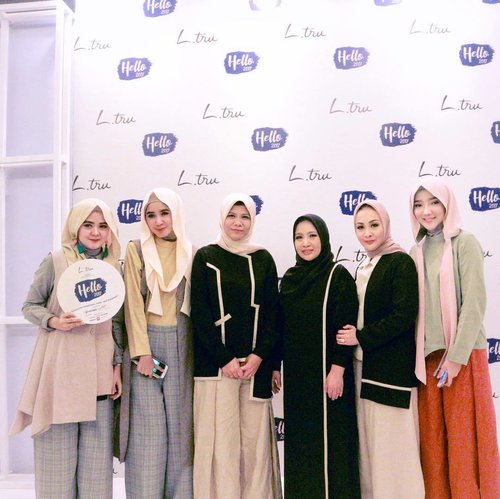 Foto bareng ratu-ratunya @ltruofficial @3storeindonesia 👑 Selamat buat Fashion Shownya kemarin, semoga semakin sukses terus 🖤 .
.
.
.
.
.
#helloLtru #LtruFashionShow2017 #LetsSpreadLove #OOTDayuindriati #hijab #hijabfashion #hijabstyle #fashion #influencer #blogger #clozette #clozetteid #ayuindriatiX3store #ayuindriati