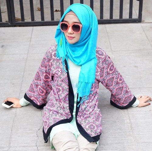 I'm not going to censor myself to comfort your ignorance 🌸 . Hijab -- @iamhijabstore Kimono Outer -- @fleuretteshop Arigatou gozaimasu 🎐🙏🏻💕 ... .#ayuindriati #OOTDayuindriati #ootd #ootdindo #hotd #hootd #clozette #clozetteid #endorse #hijab #hijabi #hijabers #hijabstyle #hijabfashion #BloggerBabesAsia #blogger #fashion #fashionblogger #myhijup #green #hijaboutfit