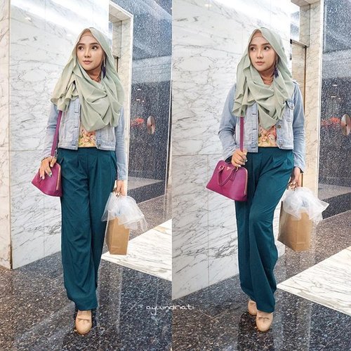 Tosca Hydro Cool 🐬💦 .Purple MiniBag -- @casteilla_id Tosca WideLeg Pants -- @o2shophijab All very recommended and cute-max! Go grab yours.. 😻 Thank you~ 💚💙