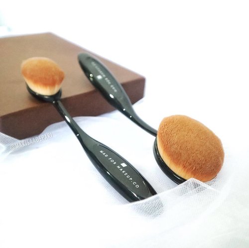 The right tools are just as important as the makeup it self. - Bobbi Brown
Coming soon with an affordable price at @madformakeup.co ✨💄
.
Better Oval Brush Review: http://bit.ly/betterovalbrush or find a picture of me holding the oval brushes and read my long thoughts about them 💕
.
#ClozetteID #RebelBrush #PrettyRebelGang #DreamingBraces #MadForMakeup #OvalBrush #Beauty