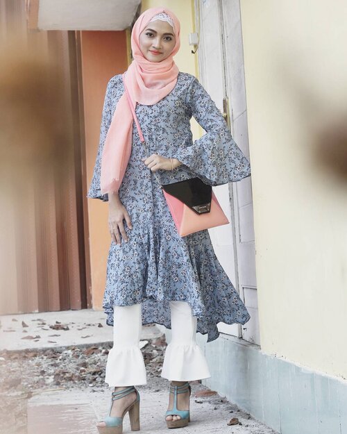 Life is too short, and new challenges are exciting// 👡 @marieclaireshoes im ready to step forward 🐆🐆🐆..#hijab #hijabstyle #hijaber #hotd #hijaboftheday #ootdhijab #ootdindo #ootd #outfit #outfitshare #outfitstyle #style #stylista #streetstyle #lookbook #look #fashionpost #clozetteco #clozetteid #LYKE #weLYKEit #whatweLYKE #wiwt #vsco #vscocam