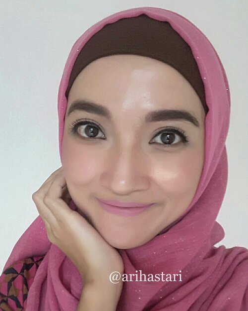 🐙Rosy cheeks🐙..#highlighters #highlightonfleek #contourandhighlight #maryloumanizer #thebalmcosmetics #maybelline #maybellinenewyork #mascara #motd #makeupoftheday #makeuplook #makeupmafia #makeupinspo #makeupjunkie #makeupbyme #wakeupandmakeup #hotd #hijaboftheday #hijablook #clozetteID #nofilterneeded #happyme