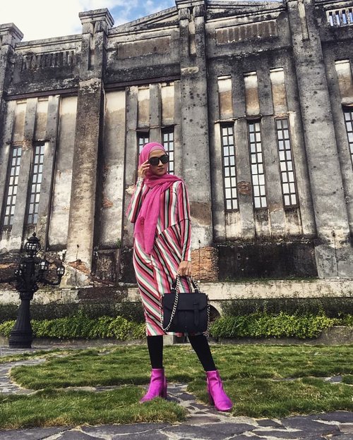 Don't bother me when i'm wearing pink dress👗 @zara👢 @pullandbear..#clozetteID #pullandbearcommunity #boots #ootd #outfitoftheday #stylish #style #streetsyle #instastyle #outfitstyle #vscostyle #styleblogger #stylehijab #hijabcasual #hijablook #hijabindokece #fashion #fashionista #vsco #vscocamgram #solokeren #theheritagepalacesolo #wisatasolo #panoramasolo #exploresolo
