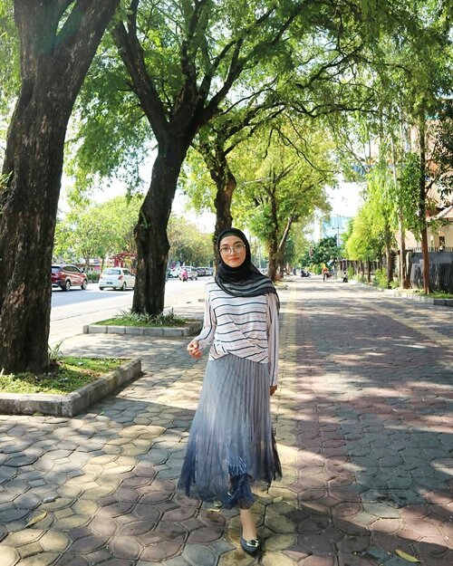 Holiday wearing @cottonink is super simple & comfortable. What a day 🌳🌳..#clozetteID #closet #OOTD #ootdindo #outfitoftheday #ootdhijabers #hijabdaily #hijabdiaries #hijabstyle #style #stylebyme #styleinspo #styleaddict #womanstyle #instastyle #vscostyle #outfitstyle #fashionstyle #fashion #fashionstreet #fashioninspo #youxcottonink