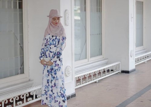 I remember when I was a young child that many buildings in this area were dilapidated. But I always love the atmosphere, street food, and people around here// Wearing maxi dress from @dorothyperkins makes me smile all day long😊..#loveDP #fashion #fashionhijab #fashionstreet #stylista #style #instyle #styleoftheday #stylelook #streetstyle #streetstylefashion #streetphotography #ootd #ootdhijab #ootdfashion #outfitoftheday #outfit #wiwt #whatiworetoday #todayiwore #lovethis #happy #funday #dress #liketkit #clozetteID #instalike #instagood #instastyle #instafashion