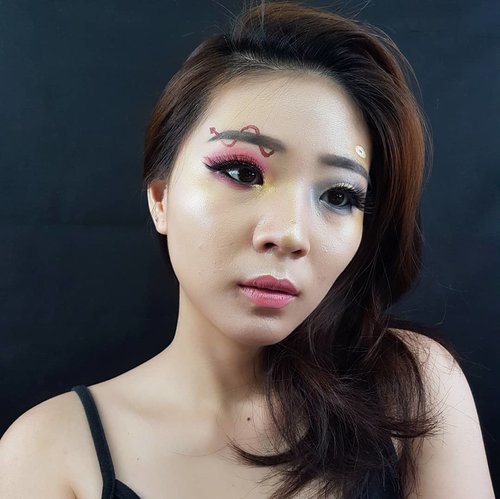 Happy monday 🧡 I may be on the side of the angels. But dont think for one second  that i am one of them.........#angeldevilmakeup #devilmakeup #artsymakeup #mnyitlook#luellamakeup #tampilcantik #indobeautygram #bvloggerid #cchannelbeautyid #beautiesquad #clozetteid #clozzetebeauty #bloggerindonesia #bloggerindo #beautilosophy  #indobeautysquad #beautygoersid  #beautybloggerindonesia #ragamkecantikan  #beautybloggerbandung #setterspace #bloggerbandung #muatribeid #kbbvmember #bloggermafia #bunnyneedsmakeup