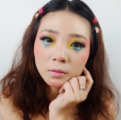 Keep looking up! There may be a RAINBOW waiting for you 🌈
.
Tutorial sama detail products nya nyusul yaaah! 💋
.
.
.
.
.
.
.
.
#luellaartistry #luellamakeup #artsymakeup #luellaartistry #rainbowmakeup #facepaintingideas #rainbowfacepaint #colorfulmakeup #koreamakeup #koreamakeuptutorial #kpopmakeup #clozzetebeauty #Clozetteid #beautyvlogger #beautybloggerindonesia #beautybloggerbandung #beautyvloggerbandung #bandungbeautyblogger #bandungbeautyvlogger