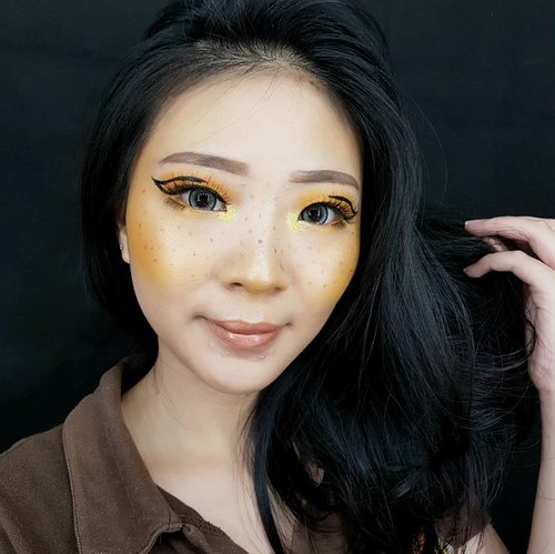 Yellowish Skin!! .
Inspired @kimberleymargarita_ .
I never thought about creating a full yellow makeup look like this, but @janineintansari makes me feel yellow is cute! 😂😂 So i decided to use yellow color for this look.
.
Btw, im using contact lens from @davinciolshop Thank you for sending me this lovely lens ❤
.
.
.
#luellamakeup #yellowskinmakeup #yellowskin #tampilcantik #indobeautygram #bvloggerid #beautiesquad #clozetteid #clozzetebeauty #bloggerindonesia #bloggerindo #beautilosophy  #indobeautysquad #beautybloggerindonesia #bvloggerid #beautybloggerbandung #setterspace #bloggerbandung #muabandung #muatribeid #muaindonesia #bloggermafia #bunnyneedsmakeup #kbbvfeatured #ragamkecantikan