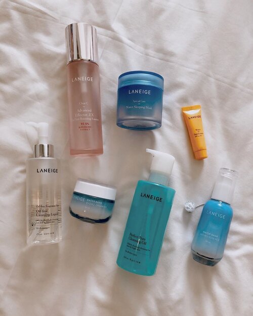 Stock untuk 3 bulan kedepan check! Walaupun oil cleansing yg ijo udh tinggal sedikit bgtttttt! MAU KASIH TAU KALIAN ITU BAGUS BANGET BUAT BERSIHIN HEAVY MAKEUP😭.FYI semua product ini cocok untuk all skin type dan aman buat kulit sensitif yaaa. Review lengkapnya ntar satu-satu aku bedah. Request maunya kapan? Komen dibawah 🙈😝_#favoritenetijen #LaneigeIndonesia#LaneigeSleepingMask #SparklingSquad#ThirstForLife #ClozetteID #cchannelbeautyid