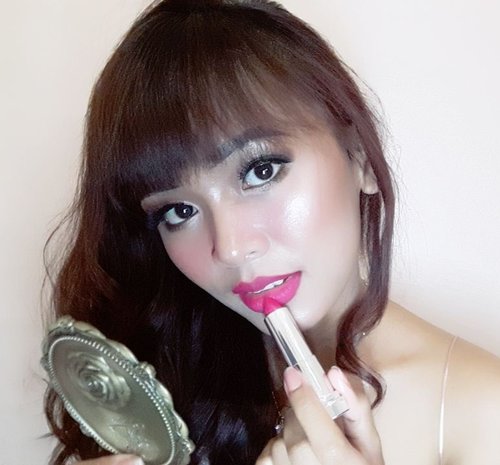 Hello world! ❤

I bet most of you loves matte lipstick. Now you can say #ByeHeavyMatte with @maybelline The Powder Mattes. Anyway can you guess how many layers of lipstick I've applied?

Find the answers on my blog today!

smooch 💋

#maybellineindonesia .
.
.
.
.
.
.
.
.
.
.
.
.
#makeup #makeupvideos #makeupvideo #dailymakeup #makeuproutine #beautyguru #mua #makeupartist #tutorial #indobeautygram #tutorialmakeup #ivgbeauty #indbeauty #clozetteID #indobeautygram #tutorialmakeup #ivgbeauty #beautyvlogger #beautyenthusiast #indobeautyblogger #indobeautyvlogger #makeuptutorial #makeuplook #wakeupandmakeup #indovidgram #bunnyneedsmakeup @indobeautygram