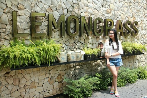 OOTD 
👗: M2M 
👖: Cotton On
👠: The Little Things 
#Lemongrass #Bogor #Beautiful #Place #Green #Nature #Clozetteid #Sweet #Moment #Makeup #Hairdo #Refreshing