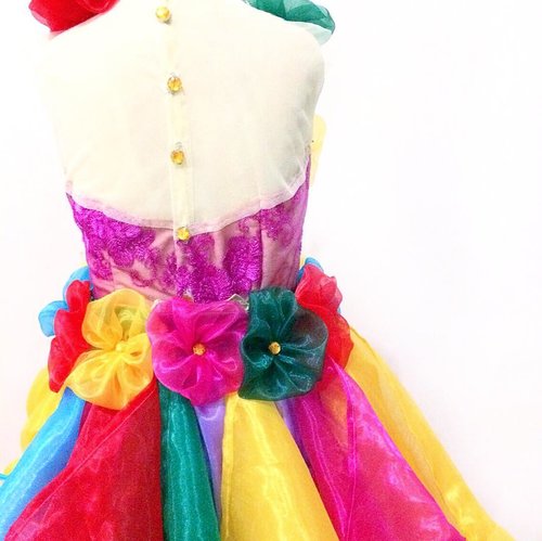 colorfull dress of the day~
.
.
#dress #fullcolor #colorfull #rainbow #flower #fashion #fashionblogger #clozetteid #starclozetter