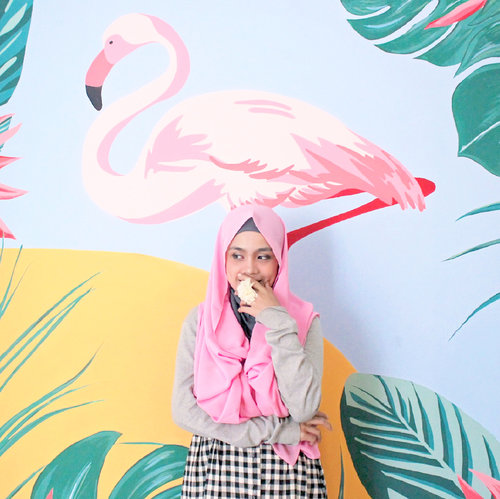 Big Thanks to @clozetteid yang udah kasih kesempatan buat hadir di Grand Opening studio @pkbeautyspace yang baru di Jl. Gandaria 1 No.8-9 Lantai 3, Jakarta Selatan💞.Next bakal kesana lagi buat nyobain nail art nya.. 😍.#clozetteid #starclozetter #hijab #beauty #lifestyle #beautybloger #vlogger #fashion