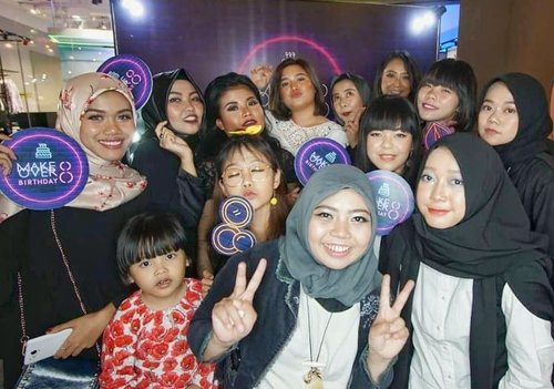 Happy birthday @makeoverid ! Semoga semakin sukses, perbanyak produk2 kece dan perbanyak diskon #eehh 😂🤣.Thankyou kericuhannya @beautygoers ! Emang paling gabisa diem deh kaliaan, ricuh muluu wkwk untung sayang 💕💕.dan terimakasih @makeoverid @makeupuccino untuk undangannya, next time undang lagi @beautygoers yaa di seluruh kota di Indonesia hihi 😘😘😍😍.#makeoverbirthdaybash #makeoverid #beautygoersID #BeautygoersBDG .@clozetteid #clozetteID @indobeautysquad #indobeautysquad  @beautychannel.id #beautychannelid @bunnyneedsmakeup  #bunnyneedsmakeup @beautiesquad #beautiesquad @bloggermafia #bloggermafia @bloggerperempuan #bloggerperempuan @beautynesia.id #beautynesiaid #beautynesiamember @setterspace #setterspace @beautyranger.id #beautyranger @itsbeautycommunity #itsbeautycommunity #kbbvfeatured #kbbvmember @kbbvbyacb @societeens #societeens #societeensvibe @bloggirls.id #bloggirlsid
