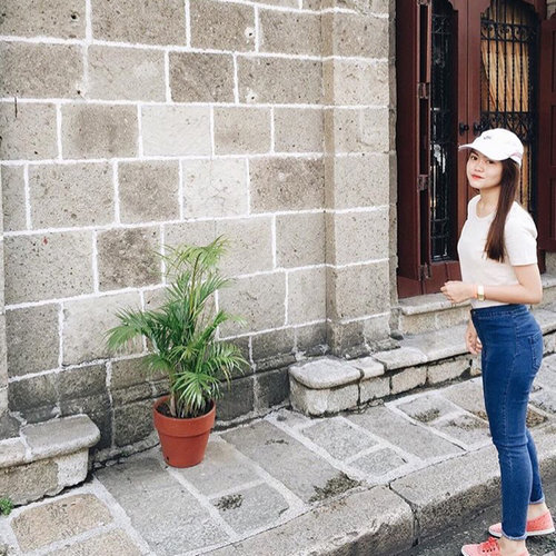 Roaming around Intramuros, Manila! Make it a great day by wearing a Nike ballcap, a cream crop top, high waisted jeans and red Vans off the Wall! These will make you feel fashionable yet comfy while you walk and try to be that ready-for-anything kind of girl! 