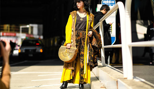 Unconventional Chic: Tampilan Street Style Tokyo Fashion Week Fall 2017