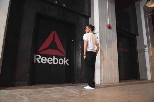 Kolaborasi Baju Olahraga Victoria Beckham dengan Reebok