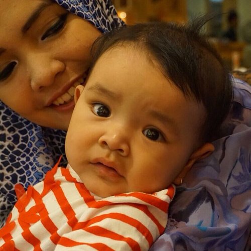 This picture is taken when celine still 5 months old, oohhh how my baby celine grew up so fast. #alikacelina #baby #instababy #happybaby #momnbaby #selfie #ClozetteID