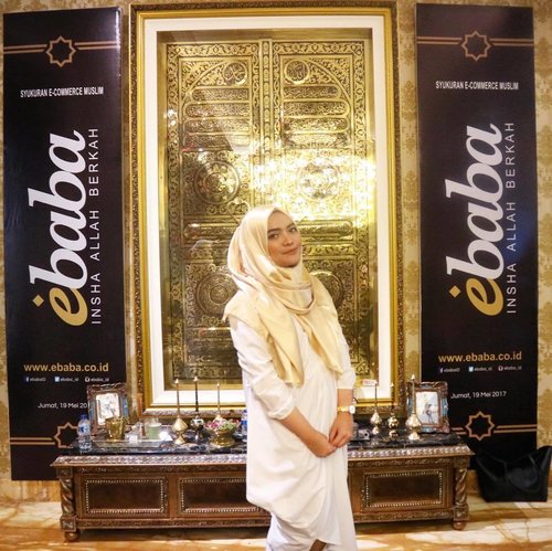 #throwback Syukuran EBABA, e-commerce for muslim, that provide you not only a shoping experience, but also gives us a one stop platform, to support our ibadah, with "Tanya Ustadz" fitur and so on.

soon to be reviewed on  my blog. 
go download ebaba, on app store and playstore.

#EBABAXHijabBlogger #syukuranebaba #indonesiahijabblogger #hijabblogger #mommyblogger #bloggerperempuan #ClozetteID #bloggerslife #indonesiablogger #lifestyle #ebaba #muslim #ecommerce