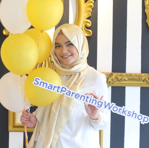 At today event, with my fellow Clozette Moms.
.
Thank you for having me @clozetteid and @parentingclubid
.
.
#SmartParentingWorkshop #ClozetteID #ClozetteIDXParentingClubId #pintarnyabeda #parentingclubID