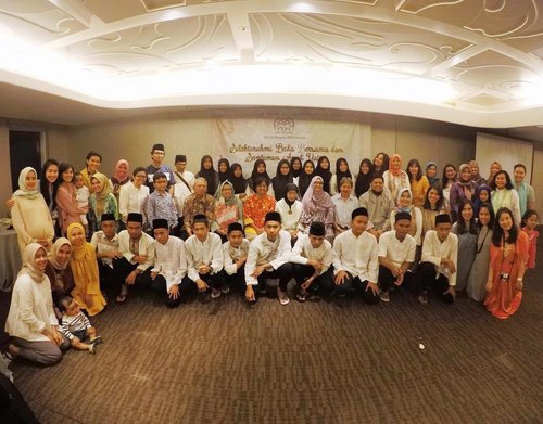 Iftar with Ikatan Dokter Gigi Anak Indonesia Jaya (DKI Jakarta)

Silaturahim menyambung tali persaudaraan. Insha Alloh.

#potd #ClozetteID #pedodontist #pediatricdentistry #doktergigianak #doktergigi #photooftheday #iftar