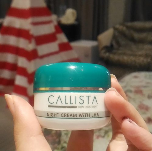 My mighty night skincare routine @callistacare with LHA to keep your pH skin balance at 5.5, for a healthy skin, and kills P. Acne bacteria. *please ignore my purple nails :') still can't wash it off

#callistaskincare #callistaskintreatment #skincare #ClozetteID