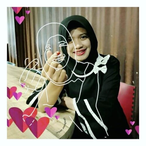 Makan toco campur sop tunjang, minum kopi diwarung kang Maman (tjakep) 👍👍.Walopun hati kaco & pikiran terguncang, kan ku hadapi dengan senyuman 😀 hazzeekk...#Clozetteid#hijabers#instahijab#hijabworld#feelfreefeed#styleblogger#colourmehappy#simplethingsmadebeautiful#makeyousmilestyle#styleguide#indonesia#hijabercommunity#picsart#sketcheffect#madewithpicsart#picsartstudio