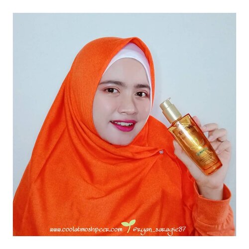 Biarpun pake hijab, buatku perawatan rambut juga perlu banget untuk diperhatikan. ..So selain pake shampoo & hair mask belakangan ini aku lagi rajin banget gunain Hair Oil Elseve Extraordinary Oil dari L'oreal Paris varian Rich perpaduan dr 6 jenis bunga seperti Lotus, Tiare, Rose, Flax, Chamomile & Sunflower...Produk ini berguna untuk melindungi setiap helaian rambut secara sempurna, membuat rambut lebih halus, bebas kusut & mudah saat diatur. Biarpun ini hair oil tapi texturnya sangat ringan & gak lengket sama sekali...Hair oil  ini dapat digunakan sebelum keramas, sebelum pengeringan, sebelum penataan rambut, sebelum tidur atau sebagai sentuhan akhir. Kalo aku pribadi prefer pake ini tiap malam sebelum tidur, aku olesin tipis tipis aja sih. Bangun pagi rambutku beneran jadi lebih lembut & harum...Nah...gimana ada yang udah nyobain hair oil yang satu ini?..#extraordinaryyou#gettheloook#lorealparis#lorealhair#hairoil#haircare#hijabhaircare#clozetteid#bloggirlsid