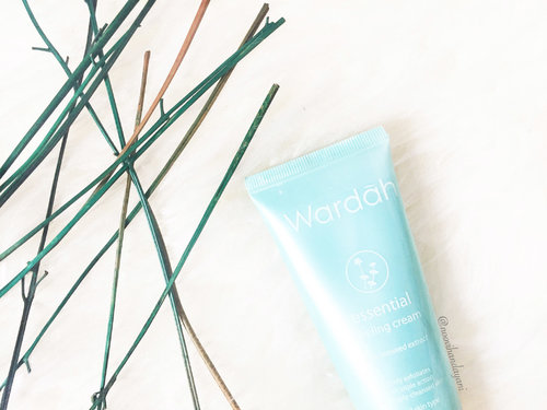 BEAUTY REVIEW: Wardah Essential Peeling Cream