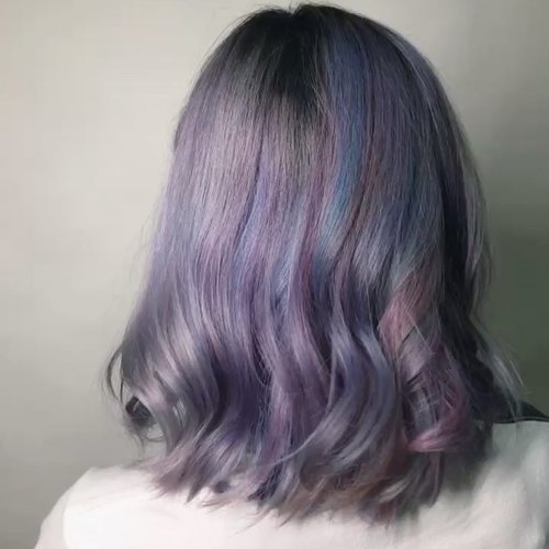 Ketika kangen warna rambut yg sudah tak seperti ini.....
Thank you @alui.salon .
#ibv #ibvlogger #indobeautygram #ivg #ivgbeauty @indovidgram @indobeautygram #hudabeauty #clozette #clozetteid #undiscovered_muas #make4glam #wakeupandmakeup #hairdentity #hair #unicornhair #pastelhair #greyhair #guytang #aluisalon #purplehair