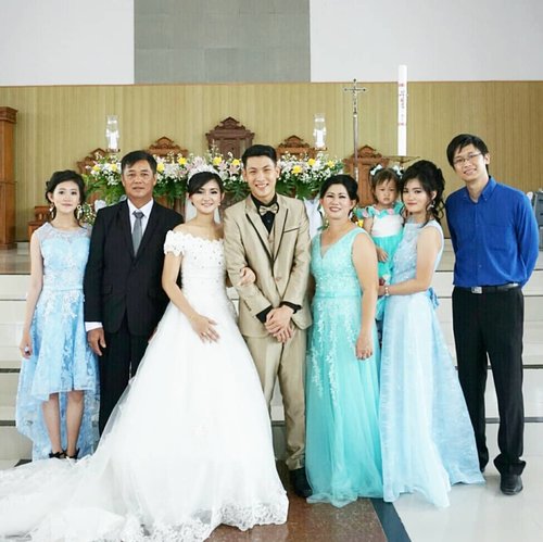 😘😘#sisterwedding #ClozetteStar #clozetteid #holymatrimony #familypic