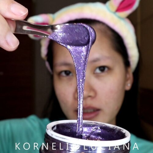 🎇Masker Glitter🎇Waktu lihat masker ini di @altheakorea aku langsung penasaran pengen cobain soalnya gemes banget lihat maskernya bling2 😂..Dan akhirnya review Prreti Blingli Dial Purple ini sudah tayang di YouTubeku Kornelia Luciana 😊.🎶 Ikson#clozetteid #maskerglitter #glittermask #LuciSkincareReview #skincareaddicted #skincareroutine #skincareaddict