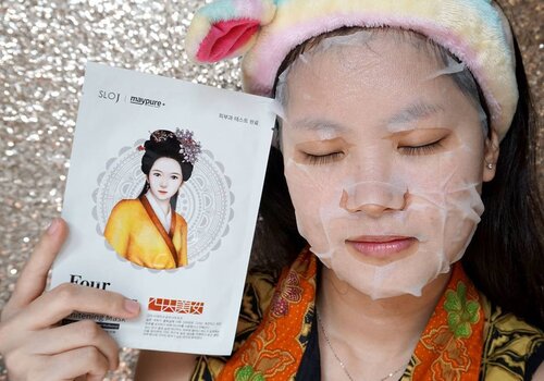 💕
Kalian bisa lihat review lengkapnya di 👇
bit.ly/FourBeautiesWhiteningMaskPack 😊

Kalian juga bisa dapatkan Four Beauties Mask Pack ini di https://hicharis.net/KorneliaLuciana/16V

#FourBeauties #Mask #SheetMask #FacialMask #CharisCeleb #Charis
#KorneliaLucianaBlog #BeautyBlogger #Blogger #BeautyBloggerIndonesia #BloggerIndonesia #ClozetteStar #ClozetteID #ClozetteDaily #Vlogger