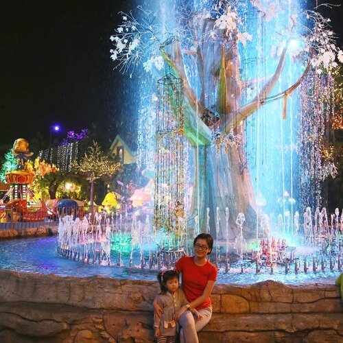 Bersama bayi gedeku yg udah centil, seneng foto, udah bisa ngambek, bisa bad mood, bisa cari alasan kalo gak dibolehin sesuatu 😂. Pinter banget membuat hari jadi seperti roller coaster 😅. #motherhood #motherlife #momanddaughter #clozetteid #wisatamalang #exploremalang #malanghits #holiday