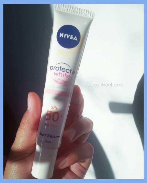 ✨REVIEW NIVEA SUN PROTECT & WHITE SUN SERUM SPF 50+ PA+++✨ PACKAGING & CLAIM✨Tube bulat, panjang bwrwarna putih.✨ Travel friendly✨ Mengandung SPF 50+ PA+++✨ Kulit cerah beraura seketikaTEXTURE ✨Semi cream karena cenderung cair.✨ Cepat meresap dan tidak menimbulkan whitecast✨ Membuat wajah tampak cerahREVIEW✨Aku suka produk ini karena aman banget untuk kulit kering, it means, walaupun produknya semi cream gitu, mudah banget meresap dikulit dan juga cocok untul make up user.✨ Membuat wajah tampak segar dan cerah tanpak kesan abu-abu✨Hasil akhir matte tapi wajah tampak glowing dan sehat seperti  menggunakan serum.PRICERp50.000/30mlWHERE TO BUY?@sociolla @lazada_id @tokopedia @guardian_id @watsonsindo etc.REPURCHASE?Yes! Gilaaa, ini selain harganya affordable kualitasnya juga oke banget! Jelas bakal repurchaseRATE4/5 ⭐⭐⭐⭐ .@nivea_id #niveaid #nivea #Sociolla #sbn #ClozetteId @clozetteid #ReviewAyunda #Sunscreen