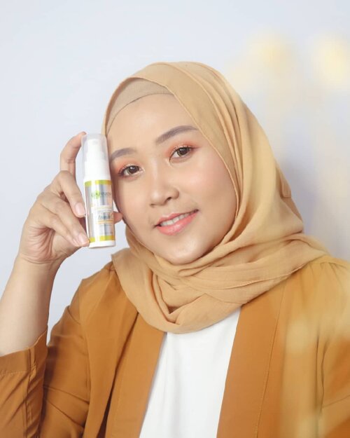 @garnierindonesia punya produk baru gengs! Garnier Light Complete Super Essence! Inovasi terbaru dari Garnier, formula pencerah dengan kandungan tertinggi Vitamin C 30X & Lemon Yuzu Jepang. Diperkaya dengan bahan aktif yang terbukti dapat mencerahkan kulit ...Aku suka sekali teksturnya yang light, gampang menyerap dikulit dan buat kulit jdi lembap. Tidak  hanya itu, Garnier Light Complere Super Essence ini mampu menghilangkan bintik2 noda hitam di wajah. Kamu sudah coba?@garnierindonesia @beautyjournal @sociolla #GarnierLightCompleteSuperEssense #GarnierIndonesia #CerahAlami #WhiteSpeed #VitaminC #LightComplete #Serum #LemonYuzu #MakassarBeautyGram @makassarbeautygram #ClozetteId @clozetteid #cchannelbeautyid @cchannel_beauty_id