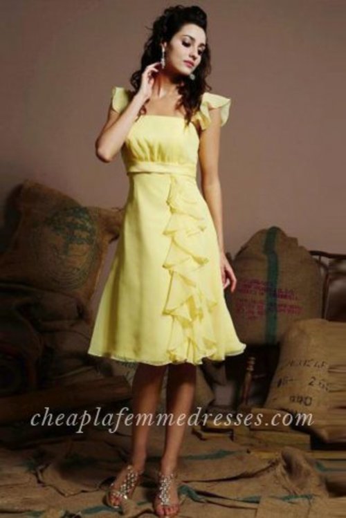 Online Yellow Chiffon Short Bridesmaid Dresses By La Femme
Colour: Yellow
Fabric: Chiffon
Fully Lined: Yes
Built in Bra: Yes
Tailor Made: Yes